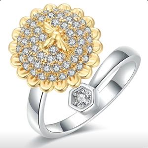 Spinning Bee in Crystal Flower, Stress relief ring, adjustable